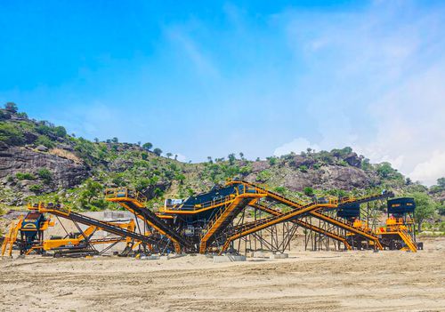 Stationäre Mahl-und Siebeinheit - Fabo Crushing Screening & Concrete Plants - für Hartgestein