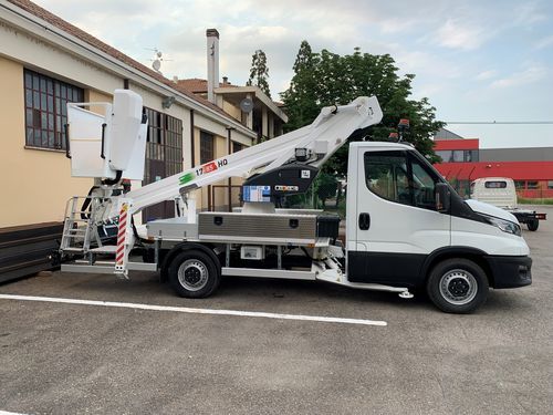 LKW-montierte Teleskoparbeitsbühne - 17 | 2 | 7 (8.5) HQ - CO.ME.T. Officine - hydraulisch / für Baustelle / für Außenbereich