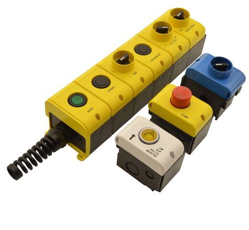 Fernbedienung mit E-Kabel - Hängetaster / Pendant Station Kappa by B-COMMAND  - B-COMMAND GmbH - mit konfigurierbaren Tasten / Joystick / Kippschalter