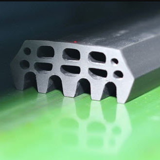 Lippendichtung - UG018A - Fama S.p.A - EPDM / gerillt / Kompression