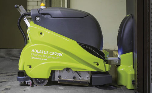 Reinigungsroboter für Lagerhallen - CR700C - ADLATUS Robotics GmbH - für Fußboden / Nassreinigung / mobil