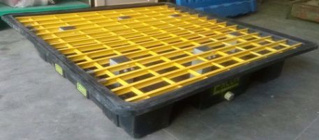 Auffangpalette für 4 Fässer - Ergen Plastic Industries - Kunststoff