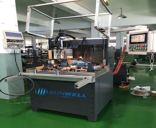 Automatischer Rillenformmaschine - E500KGM - B - Ningbo Sunwell Sealing Materials Co., Ltd - CNC