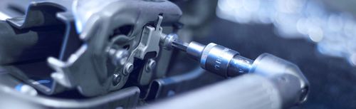 Zusammenbau für die Automobilindustrie - LAKUM - Kleinserien / mittelgroße Serien / Einzelteile