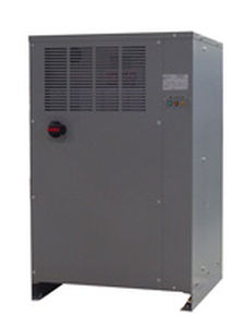 Dreiphasiger Energiekonditionierer - 20 - 75 kVA, 120 - 208 V | SOLATRON™ Plus series - SolaHD