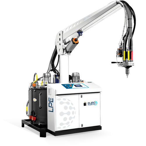Schaum-Auftragmaschine / Polyurethan - LPE series - Europoliuretani Srl - für Kühlschrank / für die Automobilindustrie / für Isolierplatten
