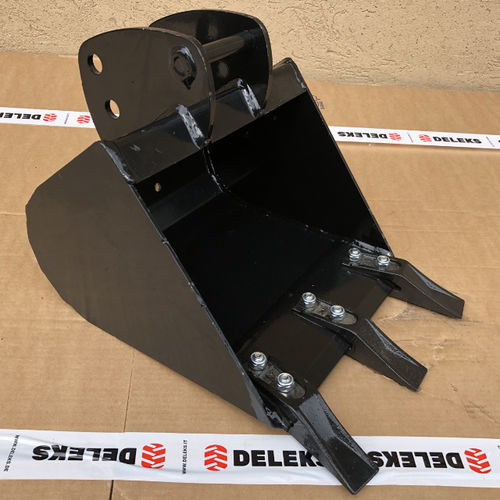 Standardschaufel mit Zähnen - B300 - DELEKS - für Hydraulikbagger / für Baggerlader / mit 3 Zähnen