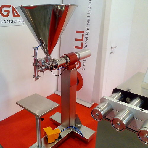 Volumetrische Abfüllmaschine - DV series - GALLI DI GALLI E PIOTTO - automatisch / für Flaschen / für Töpfe