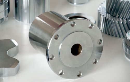 SAE-Flansch - NDE Clarke Pitchline Ltd