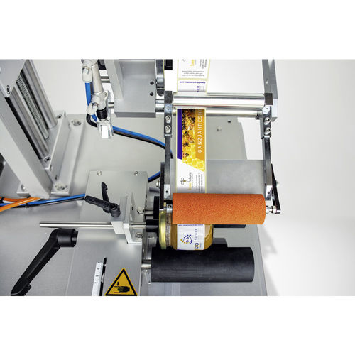 Halbautomatisches Etikettiersystem - TNC-DS - b+b Automations- und Steuerungstechnik GmbH