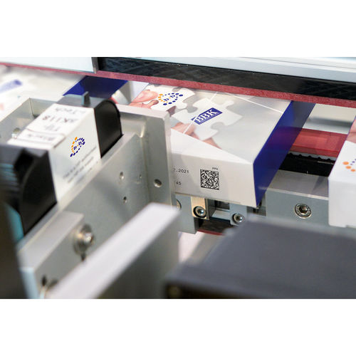 Serialisierungsmaschine für die Pharmaindustrie - HSS - b+b Automations- und Steuerungstechnik GmbH