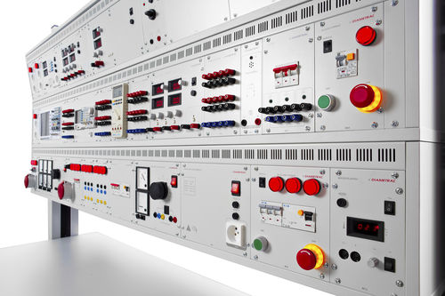 Montagestation - VarioLab+ - Diametral a.s. - Mess / ergonomisch / maßgefertigt