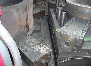 Hydraulische Pressenstraße - Tech Euroengineering - Schmiede / für die Formgebung / heiß
