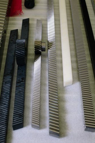Gerade verzahnte Zahnstange - Molinati - Helikoidalverzahnung / Kunststoff / Stahl