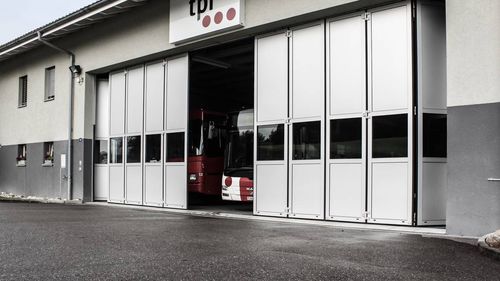 Schiebetür - Gilgen Door Systems AG - faltbar / für den Innenbereich / kundenspezifisch