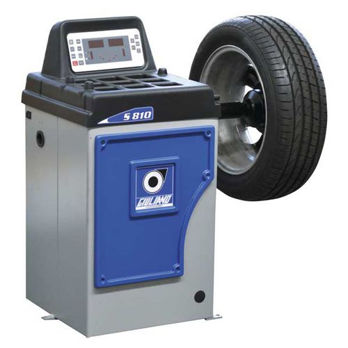 Reifenwuchtmaschine für PKW - S 810 - GIULIANO INDUSTRIAL S.p.A. - automatisch