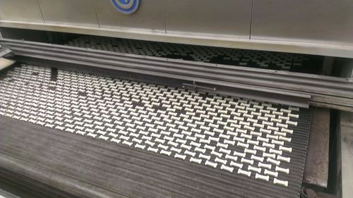 Lebensmittelproduktionsanlage für Haustiernahrung - J4
