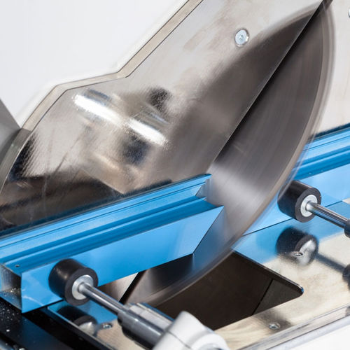 Säge Schneiden - oddometal - eisenfreie Metalle / Eisenmetall