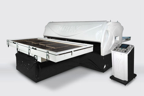 Rollen-Thermoformmaschine - Robo - BUGATOOL MACHINES SL - für Corian® / automatisch / Industrie
