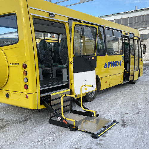 Faltbare Ladebordwand - DH-CH003.03 - Dhollandia - seitenmontiert / für Rollstühle / für Bus