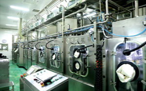 Füllanlage für Glasflaschen - Jiangsu Zhongyin Machinery Co., Ltd. - für PET-Flaschen / Dosen / für Fruchtsaft
