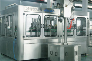 Automatische Abfüllmaschine mit Traysealer - Jiangsu Zhongyin Machinery Co., Ltd. - für PET-Flaschen / für Flüssigkeiten / für Getränke