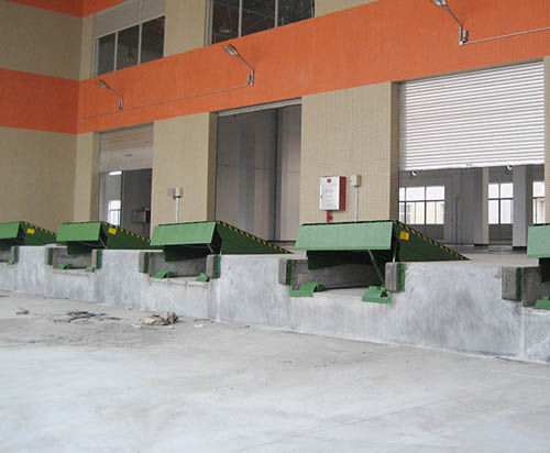Hydraulische Überladebrücke - Guangdong Sunli Intelligent Logistics Equipment Co., Ltd. - Teleskopische