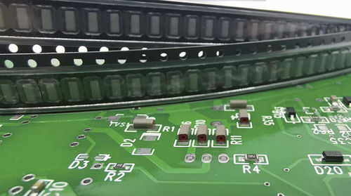 Erdungsdichtung - Doubleshield Pad - Schlegel Electronic Materials - Silikongummi / rechteckig / mit EMI-Abschirmung