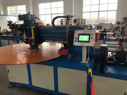 Hydraulische Biegemaschine - Ningbo Xinchang Machinery Co., Ltd. - Rohr / Profil / Schneid