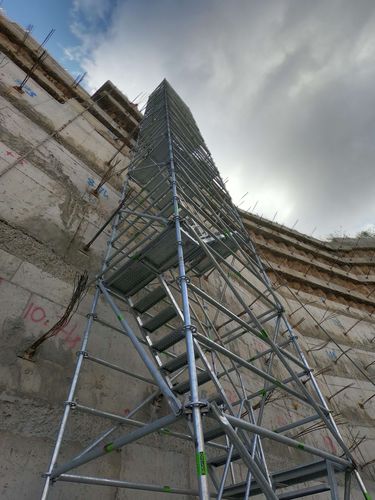 Gerade Treppe - UNISCAFF - OZLER FORMWORK AND SCAFFOLDING SYSTEMS - Stahl