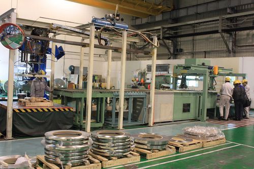 Stretchwickler mit Drehring - Shanghai Fhope machinery co.,ltd - automatisch / für Kupferrollen / mit Stretchfolie