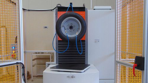 Haltbarkeits-Prüfmaschine - UTTM - Test Industry - statische Belastung / automatisch / für Reifen