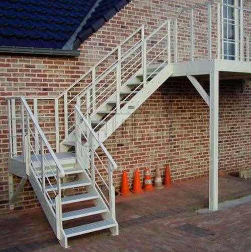 Treppe für Außenbereich - JOMY SA - Aluminium / mit Absatz