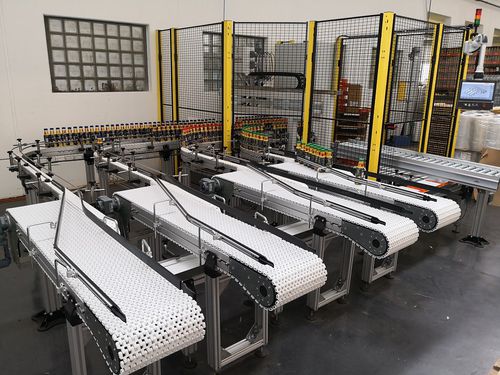 Pick-and-Place-Roboterzelle - staedler automation AG - für Flaschen / Greifer