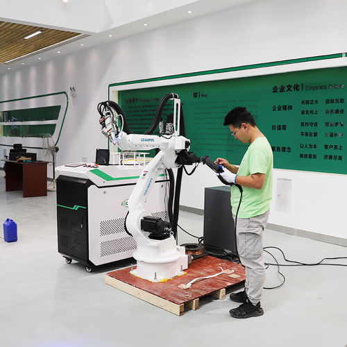 Faserlaser-Schweißmaschine - iGWL-RW - igoldencnc - robotisiert / mit Rollen / für 3D-Form