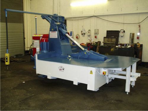 Ballenpresse für Metall - McIntyre Mantis - JMC Recycling Systems Ltd - für Stahlschrott / vertikal / Seitenlader