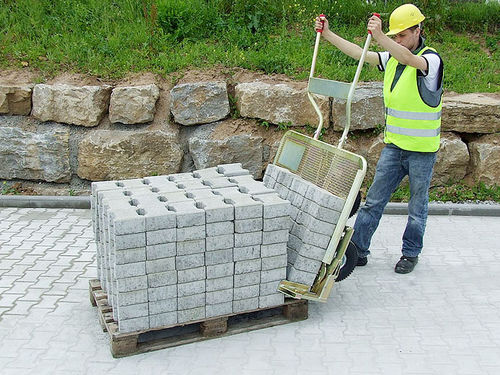 Regelbare Sackkarre - Saur - für Pflastersteintransport