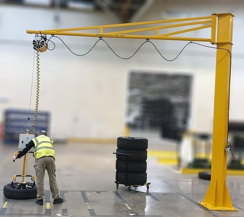 Schwenkkran für Hubanwendungen - Handling Concepts Ltd
