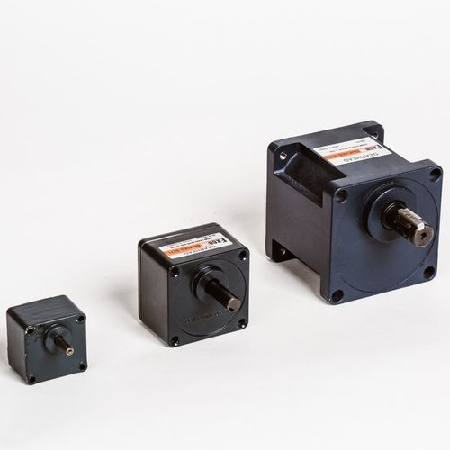 Schrägverzahntes Getriebe - HK series - ELRA Antriebstechnik Vertriebs Ges.m.b.H - Parallelwellen / mit Vollwelle / 10 - 20 Nm