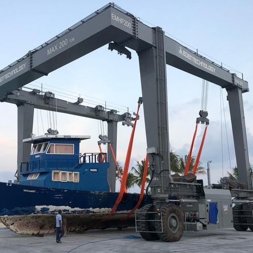 Travel Lift / für Schwerlasten - Marine Hoist 200 - Eden Tech Srl - variable Breite / ferngesteuert / U-förmig