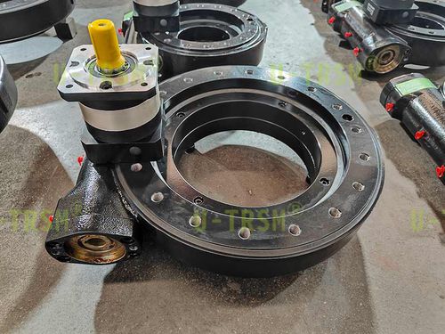 Schwenktrieb mit Schnecke - Unique Transmission Equipment(Luoyang)Co., LTD