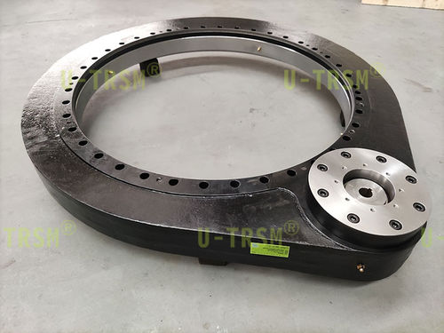 Kompakter Schwenktrieb - S-II-O-0741 - Unique Transmission Equipment(Luoyang)Co., LTD