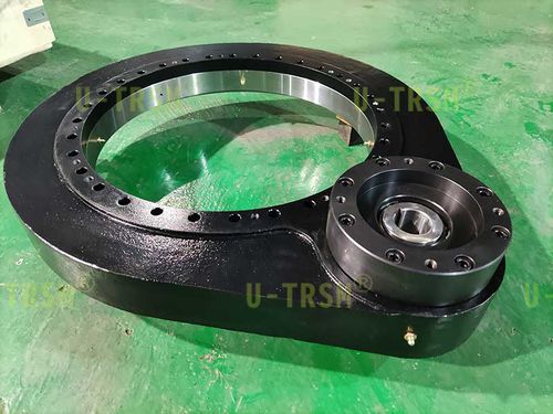 Schwenktrieb - S-II-O-0541 - Unique Transmission Equipment(Luoyang)Co., LTD