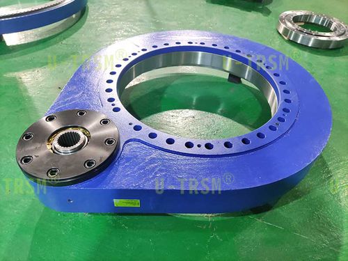 Schwerlast-Schwenktrieb - S-III-O-0648 - Unique Transmission Equipment(Luoyang)Co., LTD - mit hohem Drehmoment