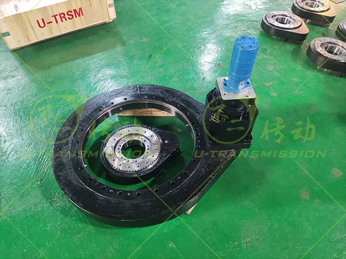 Schwerlast-Schwenktrieb - SP-III-0755 - Unique Transmission Equipment(Luoyang)Co., LTD