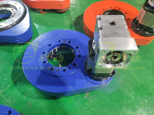 Kompakter Schwenktrieb - SP-I-0280 - Unique Transmission Equipment(Luoyang)Co., LTD