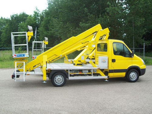 Traktormontierte Hubarbeitsbühne - SC 22 - Safi Group srl - LKW-montiert / hydraulisch / für die Landwirtschaft