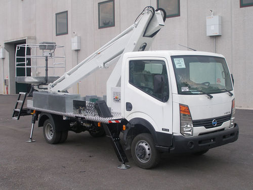 Traktormontierte Hubarbeitsbühne - SC 18 - Safi Group srl - LKW-montiert / hydraulisch / für Lagerhallen