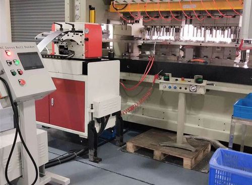 Bandzuführanlage für hochfesten Stahl - Shenzhen Sunrui Machinery Co., Ltd. - für Feinschneidprozesse / für die Automobilindustrie / hohe Dicke