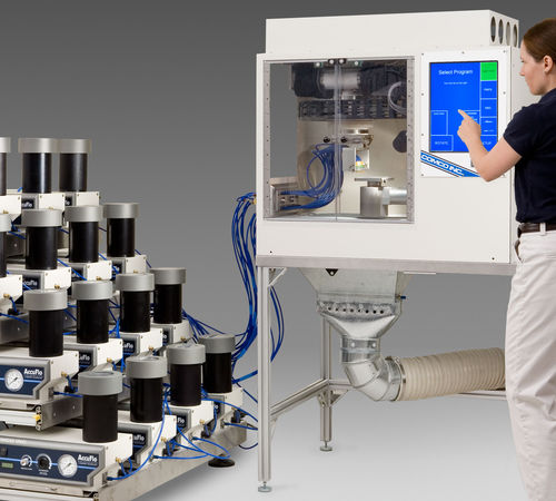 Automatisierte Micro-Sandstrahlanlage - Comco Inc.